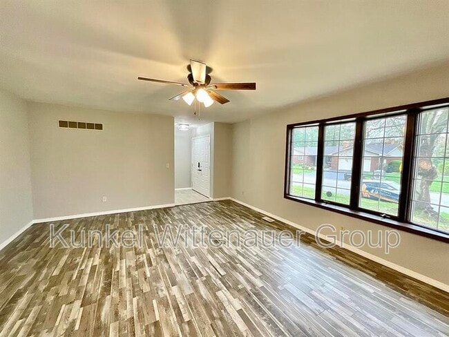 Foto del edificio - 101 Fox Creek Rd