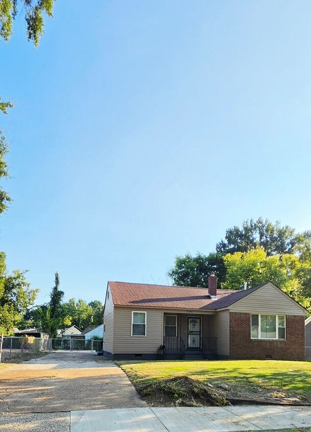 Photo - 1947 N Clovia Lane