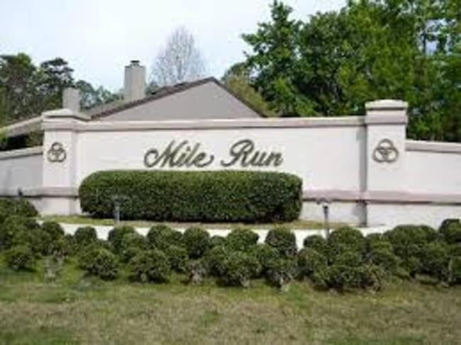 Building Photo - 2/2 Condo in the quiet community of Mile Run