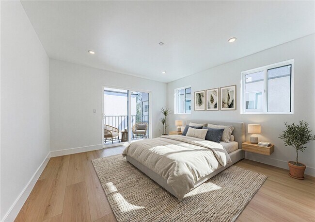 Foto del edificio - 1237 N Orange Dr