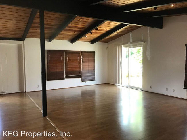 Building Photo - 3 br, 2 bath House - 2370 Auhuhu St