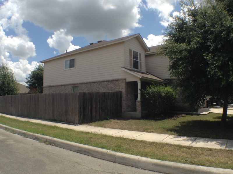 Primary Photo - 105 Woodstone Pt