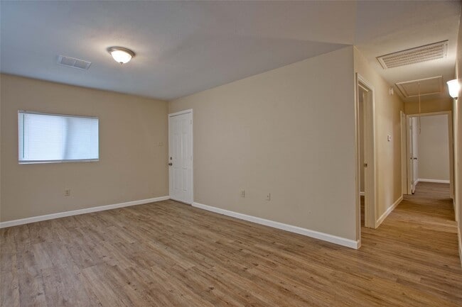 Building Photo - 10055 Hardison Ln