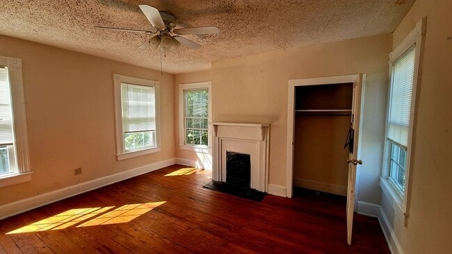 Building Photo - 3701 Totty St