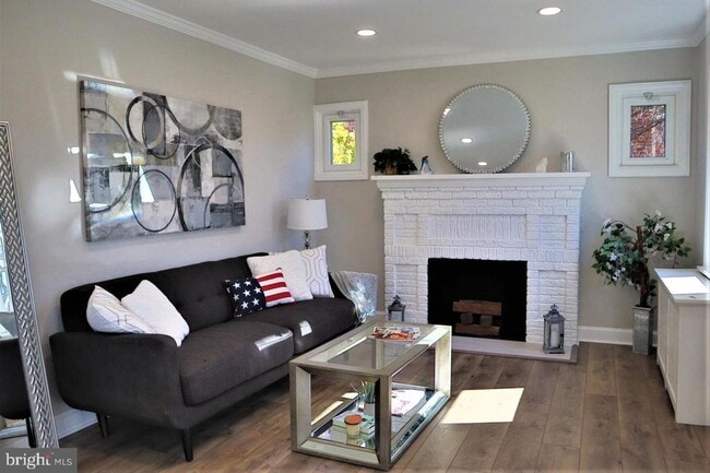 Building Photo - Charming Restored 5BR, 3.5BA Colonial Minutes from D.C.