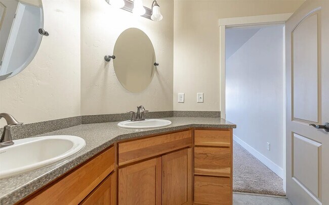 Foto del edificio - 1543 7th Ave W