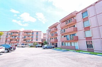 Building Photo - 5800 SW 127th Ave