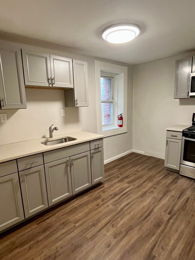 Building Photo - 23 Pompton Rd