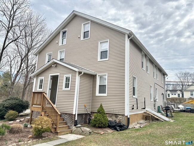 Building Photo - 61 Scotland Ave