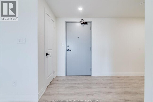Building Photo - 3370 Stella Crescent