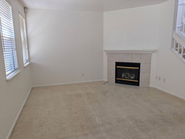 Foto del edificio - 505 Diamond Creek Ct