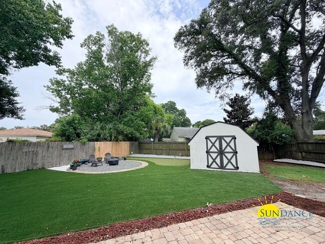 Building Photo - Stunning 3BR Home in PRIME Fort Walton Beach neighborhood!