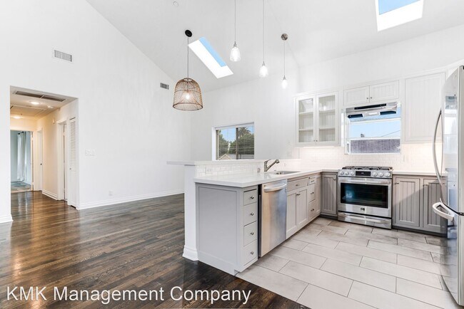 Foto del edificio - 4 br, 3 bath Apartment - 4144 & 4146 Madis...