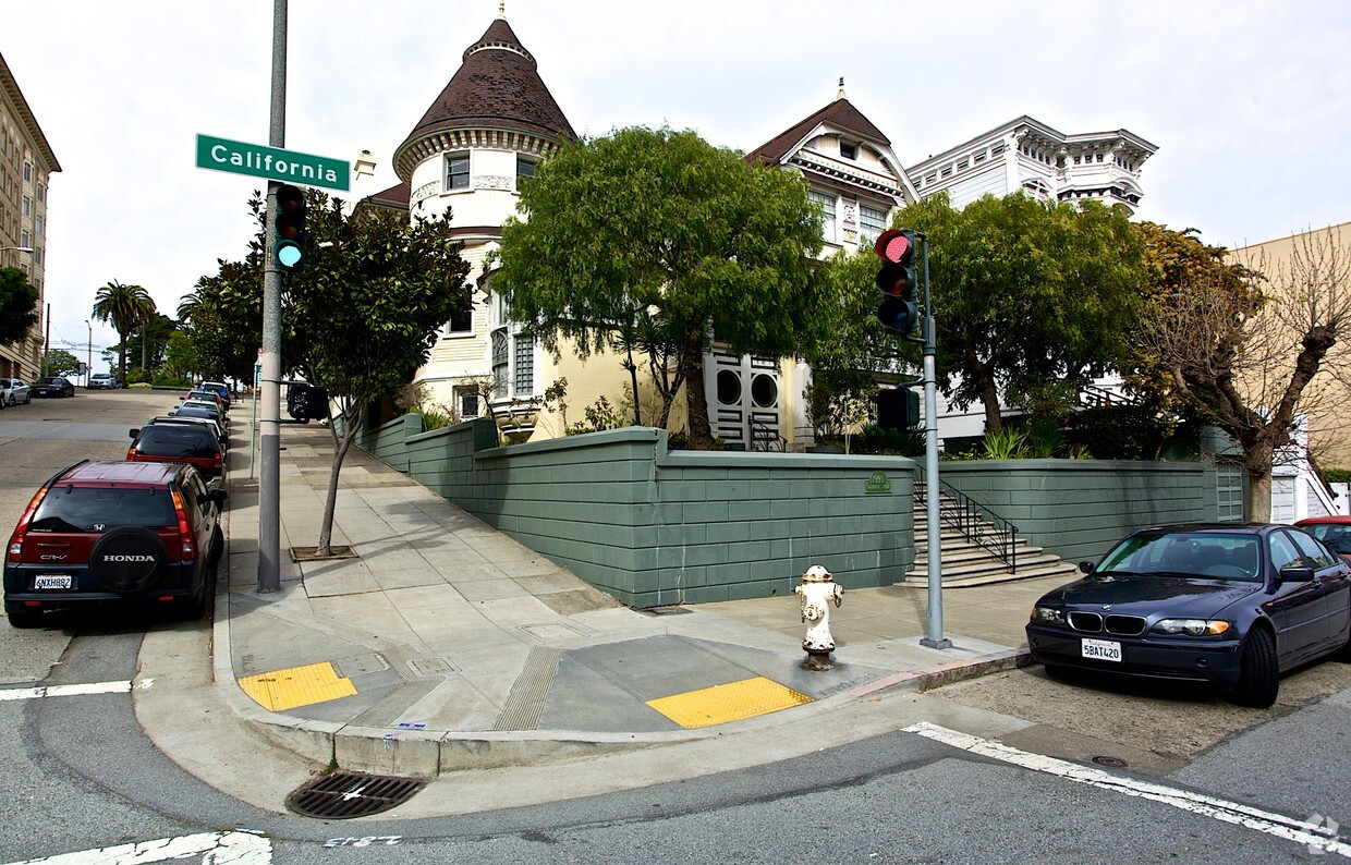 Primary Photo - 1990 California St