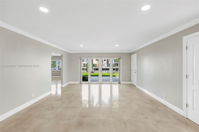 Building Photo - 633 Solar Isle Dr