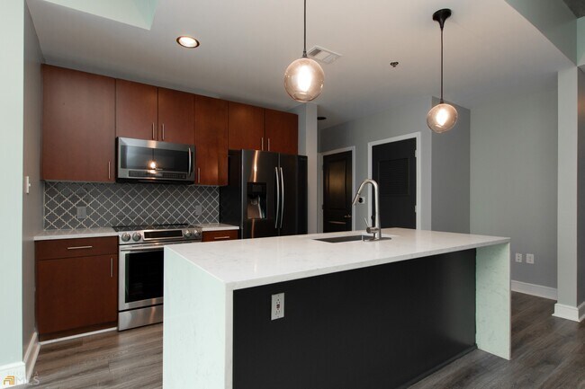Foto del edificio - 950 W Peachtree St NW