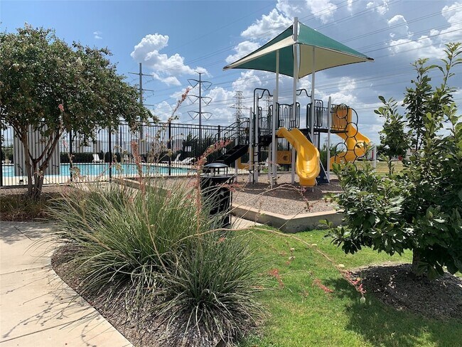 Foto del edificio - 6353 Eagle Lake Ct