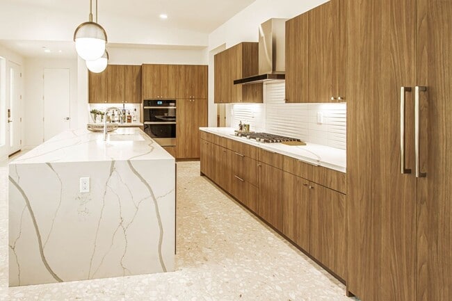 Building Photo - Indian Wells Luxury