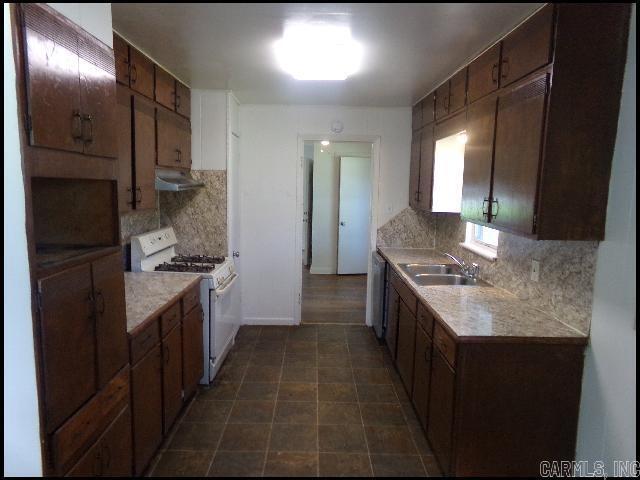 Building Photo - 129 Saunders Dr