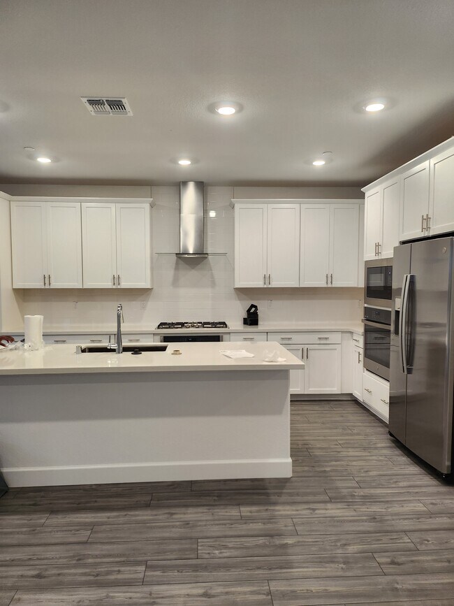 Kitchen - 1041 Mambo Way