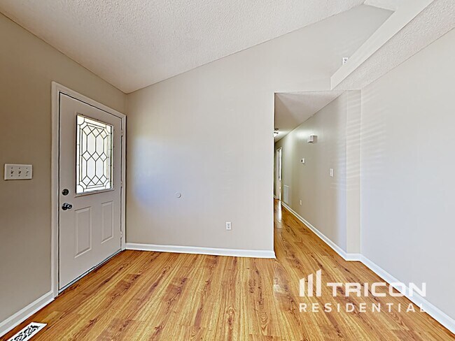 Building Photo - 1063 Braxton Dr