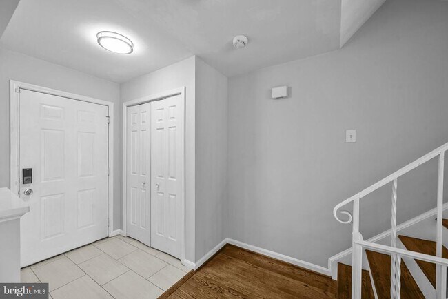 Foto del edificio - 2035 S Glebe Rd