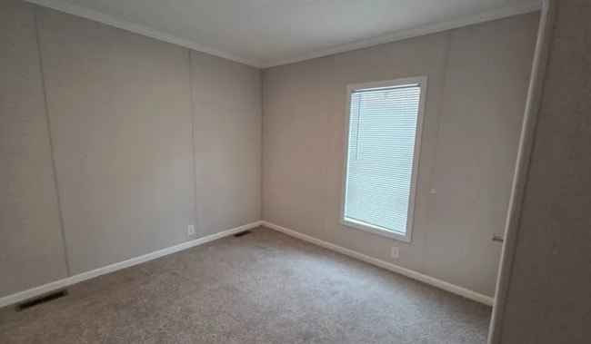 Building Photo - 402 Deerfield Ln
