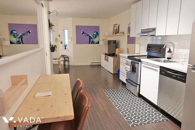 Building Photo - 21 Doors Apartment Rental 407-370 Carrall ...
