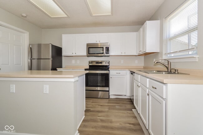 Building Photo - 9235 Delphi Ct