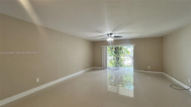 Foto del edificio - 10377 N Kendall Dr