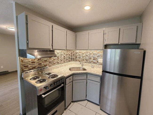 Building Photo - Vernon Pines Apartments