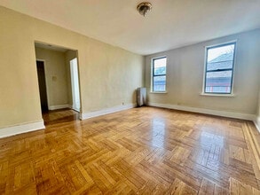 Building Photo - 22 N Columbus Ave Building Photo - 22 N Columbus Ave