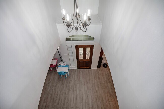 Foto del edificio - 601 Canyon Crest Dr