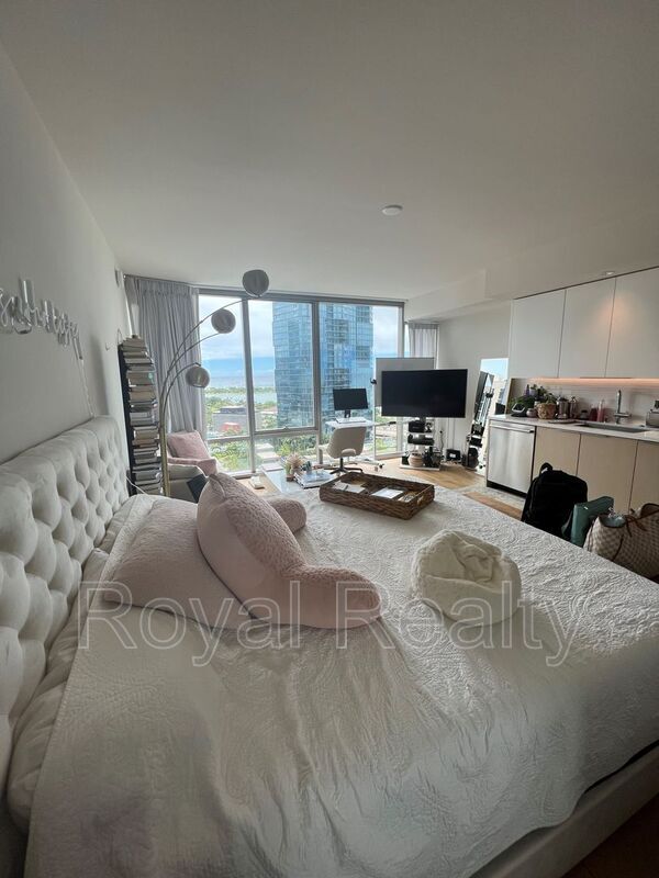 Foto del edificio - 1001 Queen St