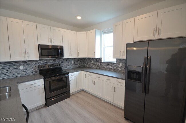 Foto del edificio - 8581 Agate St