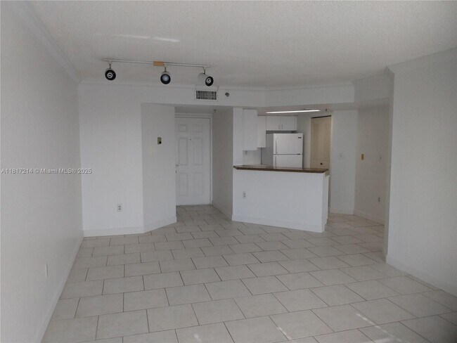 Foto del edificio - 2351 Douglas Rd