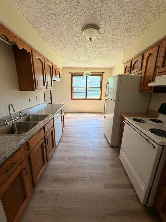 Foto del edificio - 2630-2632 E 2nd St