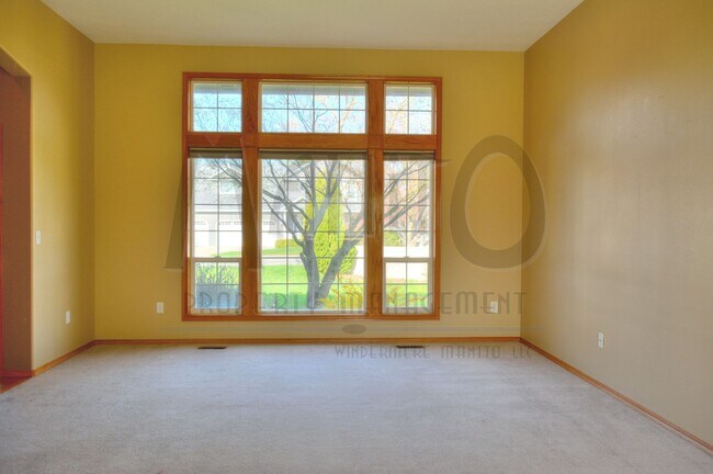 Foto del edificio - Sprawling Liberty Lake Home