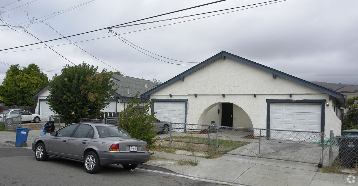 Building Photo - 33448 6th St