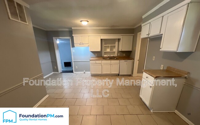 Foto del edificio - 5111 Darlington Dr