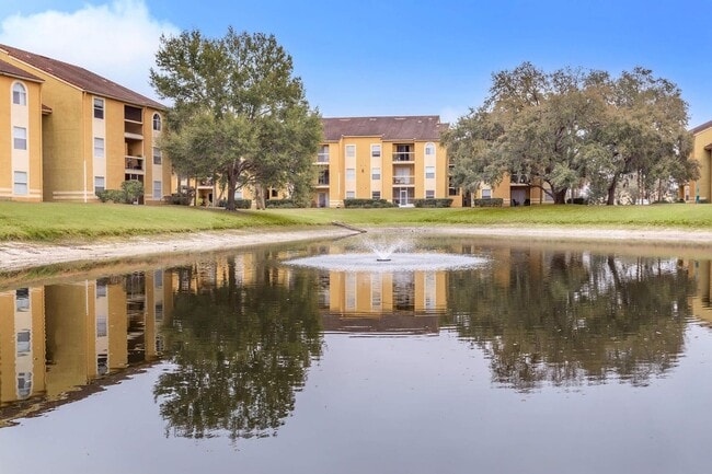 Building Photo - 3 Bedroom 3 Baths Condominium