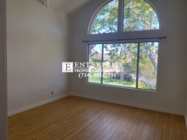Foto del edificio - Spacious Townhome in Crown Villas Communit...
