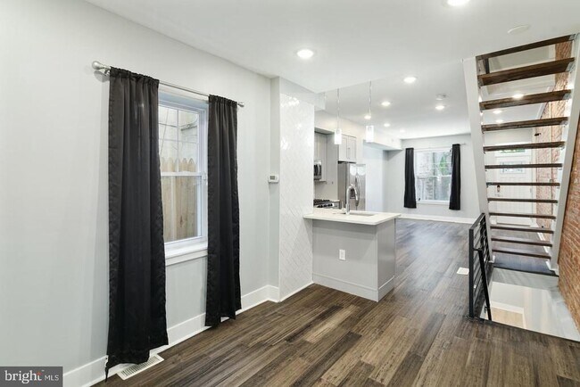 Foto del edificio - 1709 N Stillman St