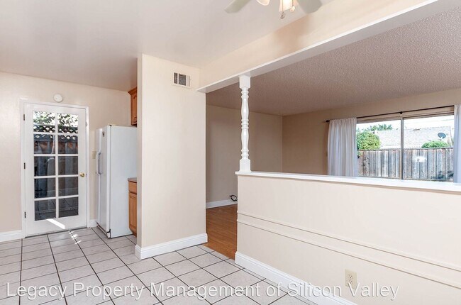 Building Photo - 4 br, 2 bath House - 1434 Helmond Lane