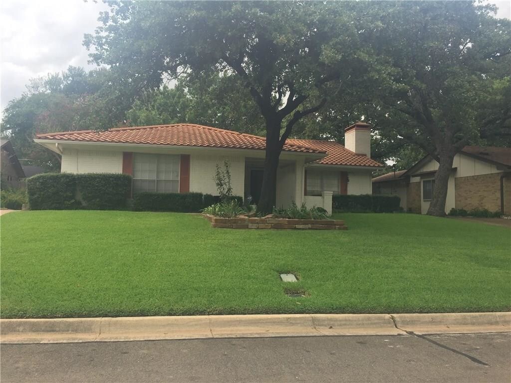 1606 Celeste Ct, Arlington, TX 76012 House for Rent in Arlington, TX