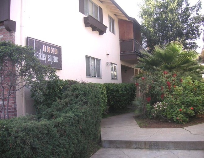 Building Photo - 1805 Ednamary Way