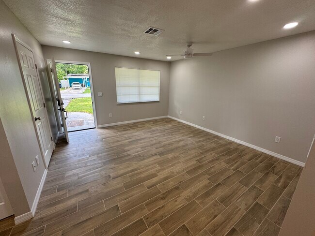 Foto del edificio - 21512 Campbell Dr