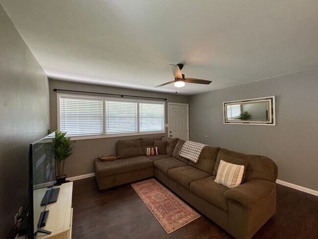 Foto del edificio - Modernized 3 Bedroom