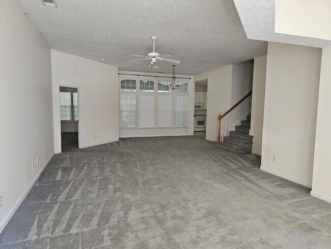 Building Photo - 413 Cypress Dr