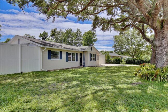 Building Photo - 5719 Clearview Dr